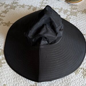 Black Extra Wide-Brimmed Sun Hat